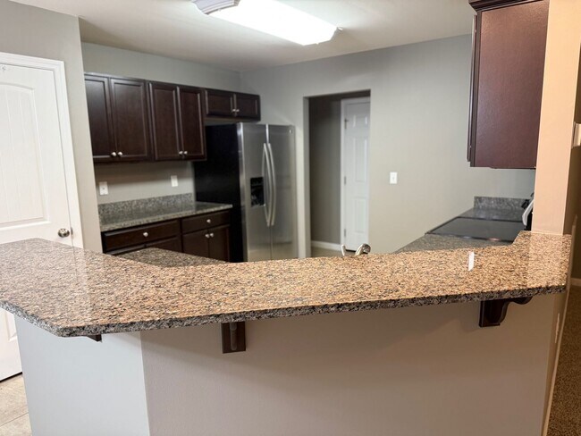 Building Photo - Charming home close to Turkey Creek, No HO...
