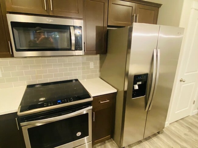 Building Photo - Beautiful Newer Home in Terrific Salmon Creek Location