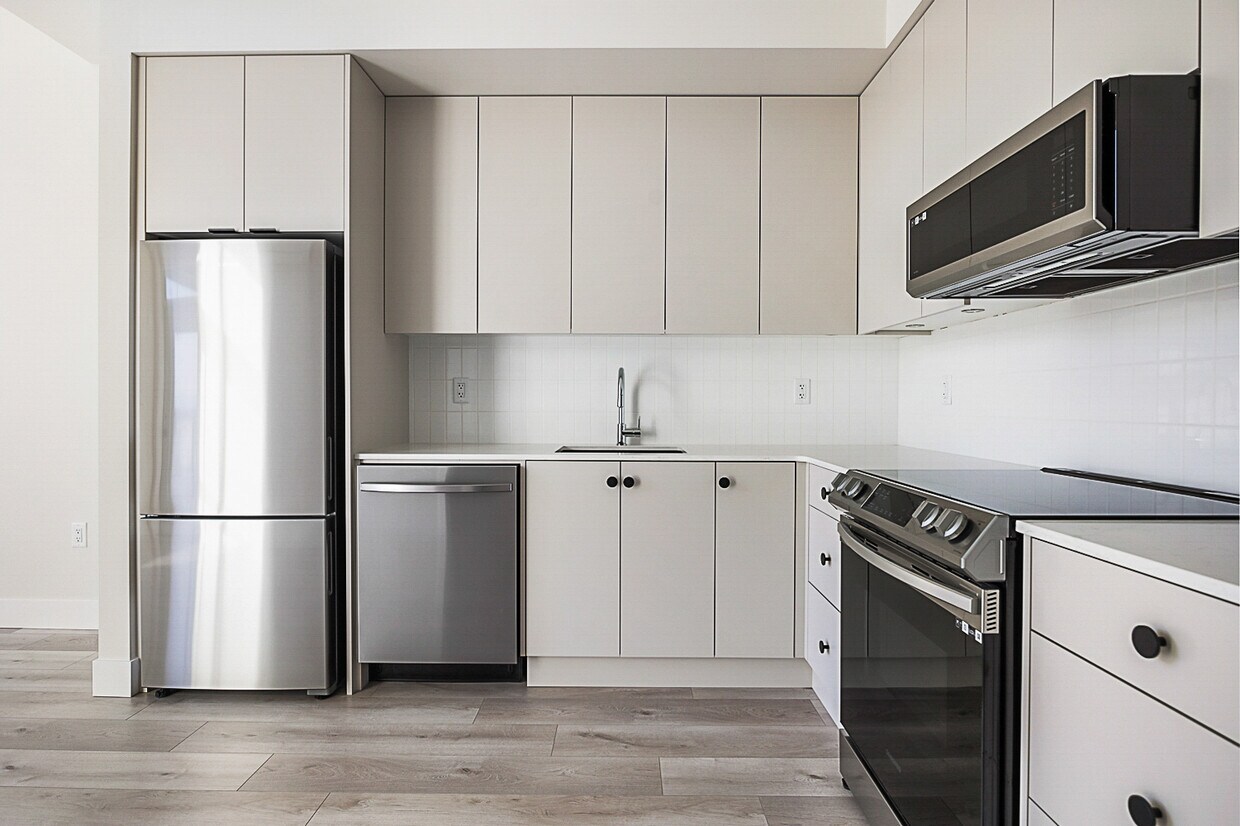 Photo principale - 45497-45497 Campus Dr