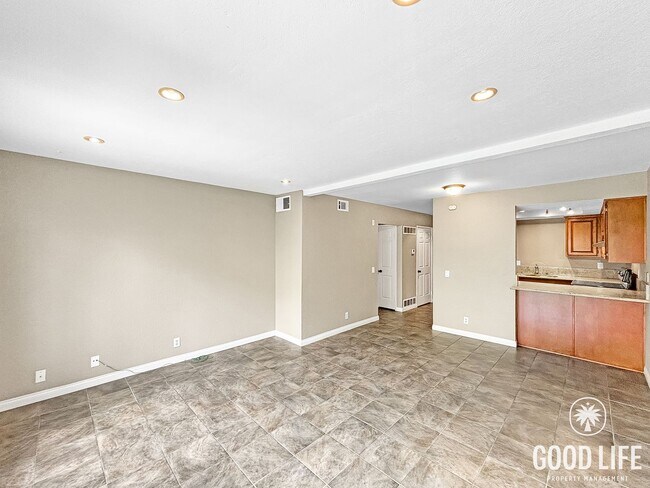 Foto del edificio - Inviting 1B/1.5BA Condo with Balcony in Cortez Hill