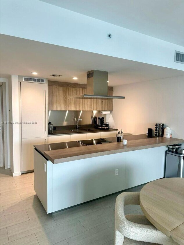 Primary Photo - 1000 Brickell Plaza