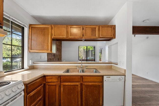 1x1- 490 sf - Pepper Park Apartments