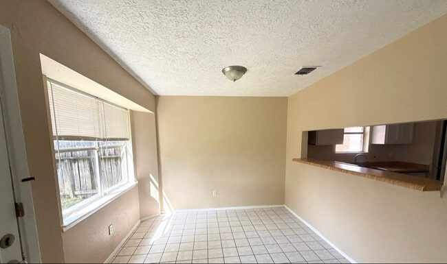 Building Photo - 1355 Tenderden Dr