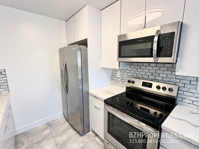 Building Photo - NEW! Fully Renovated 1Bedroom 1Bathroom In...
