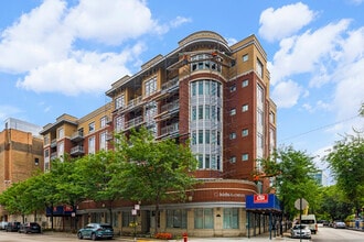 Building Photo - 657 W Fulton St