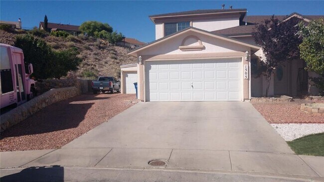 Building Photo - 1505 Rosenbaum Ln