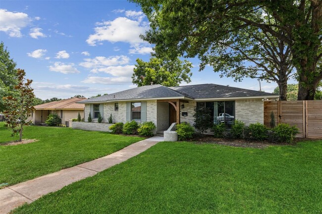 Building Photo - 1580 Drury Dr