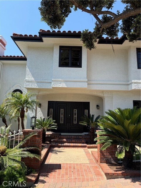 Building Photo - 4441 Los Patos Ave