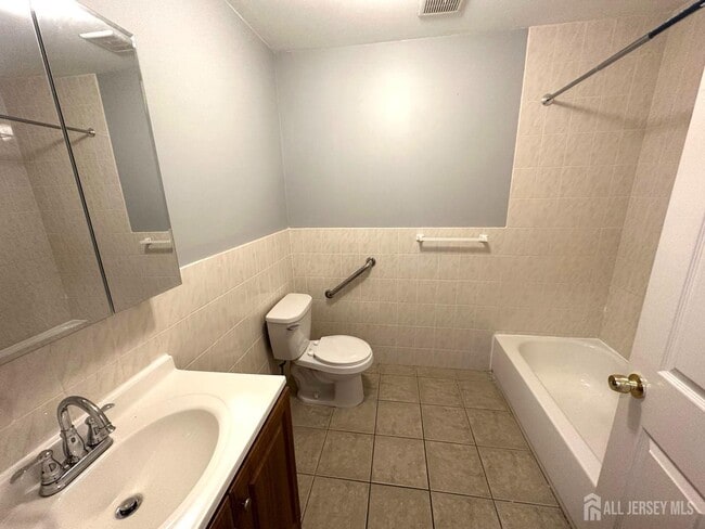 Foto del edificio - 111 Harris Ave