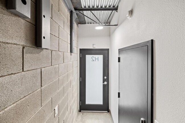 Foto del edificio - 4801 S Congress Ave