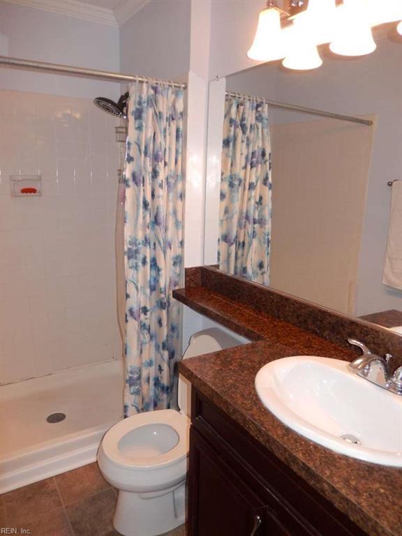 Building Photo - 773 Quesnel Dr