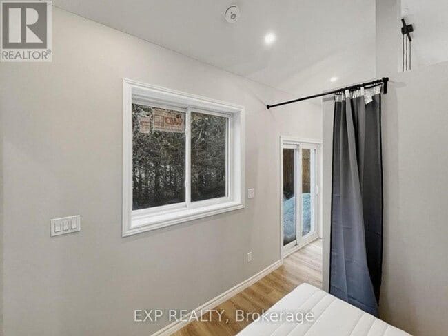 Building Photo - 51 Raftus Square