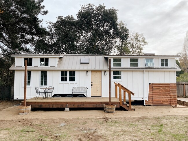 Building Photo - 46 Blake Ave