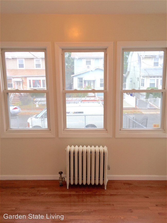 Foto del edificio - 36 Melrose Ave