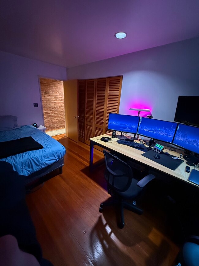 Building Photo - 111 Gainsborough St