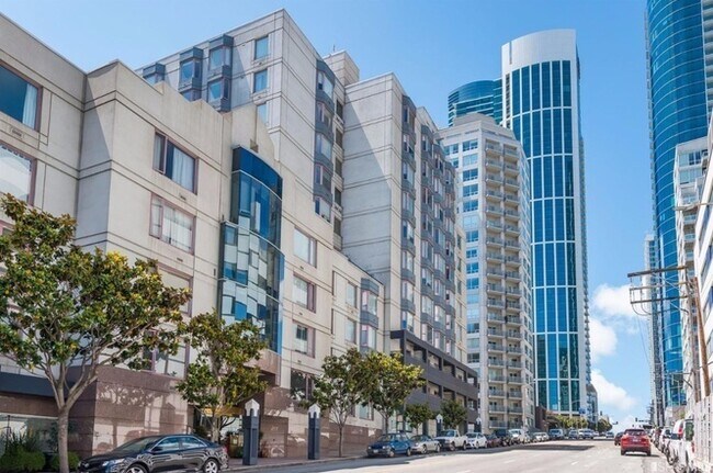 Foto del edificio - One Bedroom**Parking Included**The BayCrest- A Full Amenity Building**Open House**Sat/Sunday**11-...