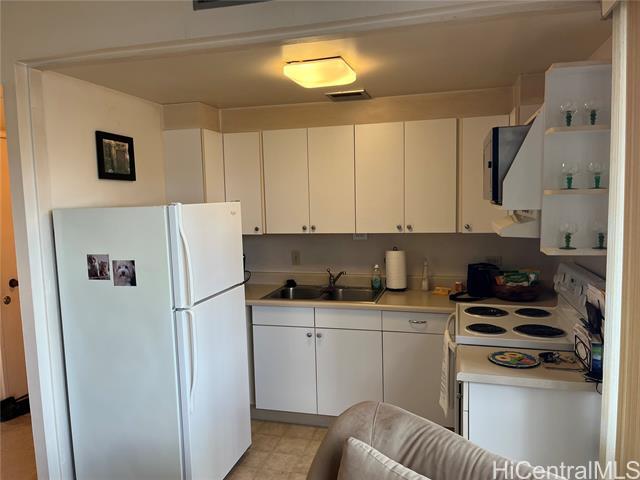 Building Photo - 225 Queen St