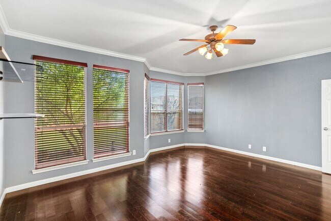 Building Photo - 3415 Highline Tr