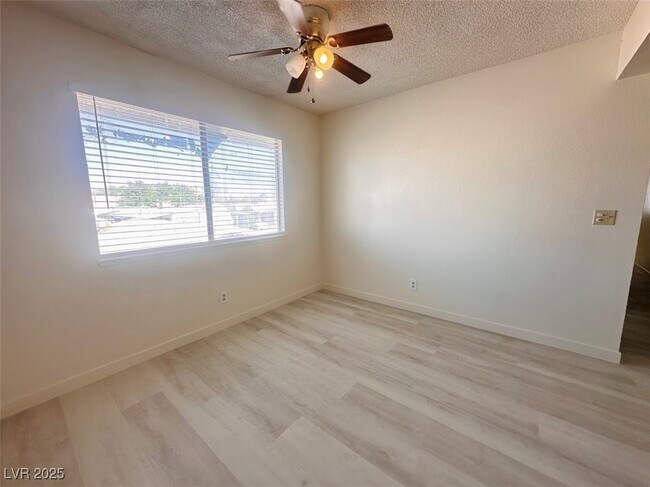 Foto del edificio - 4225 Stewart Ave