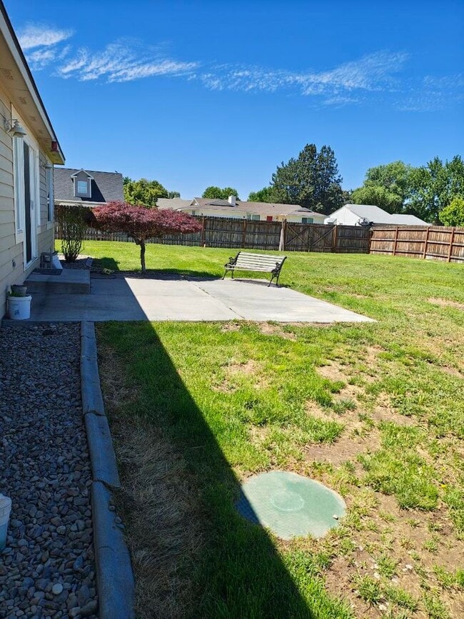 Building Photo - Sandcastle Estates Home - Pet friendly