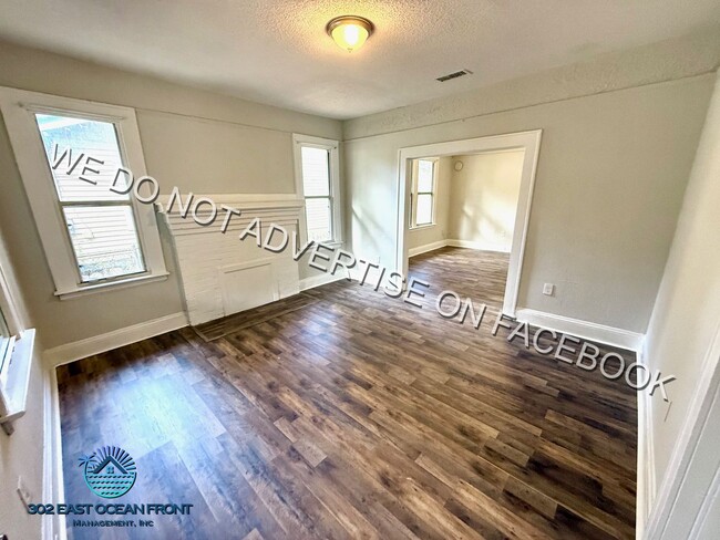 Building Photo - Beautiful 3 Bedroom 1 Bathroom now availab...