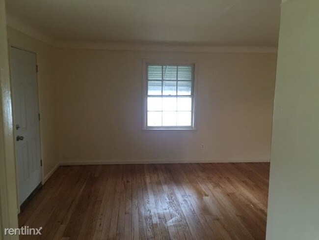 Foto del edificio - 18700 McCormick St