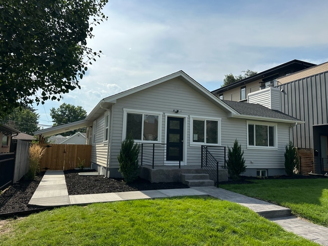 Building Photo - 2435 S Race St