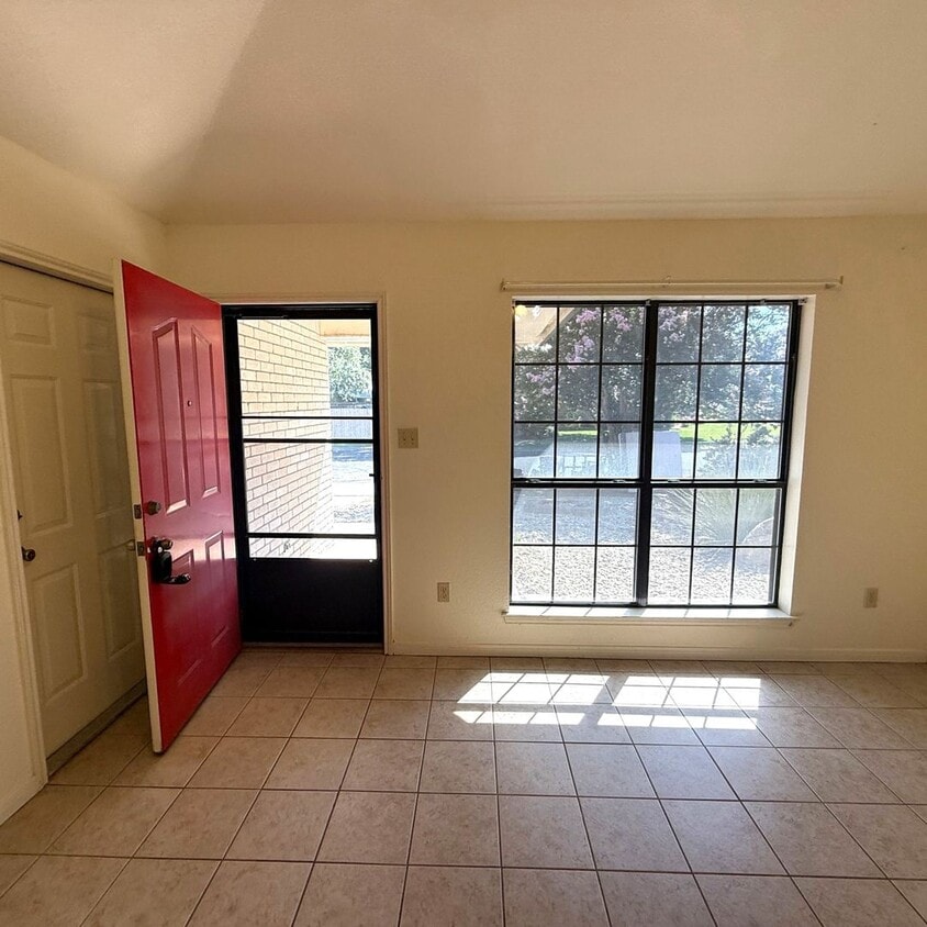 Building Photo - 137 Cibolo Creek Dr