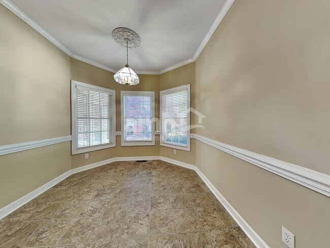Building Photo - 4700 Greenfield Way Dr