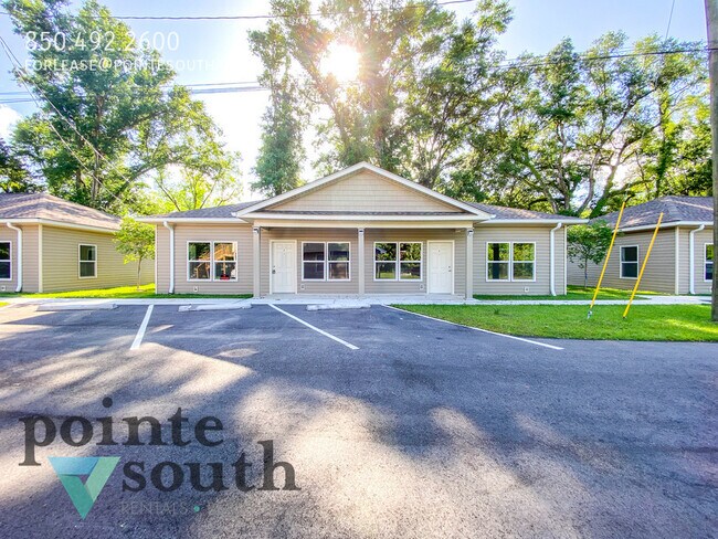 Foto del edificio - 2425 E Johnson Ave