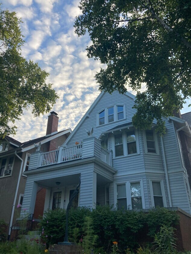 2950 N Farwell Ave, Milwaukee, WI 53211 Condo for Rent in Milwaukee