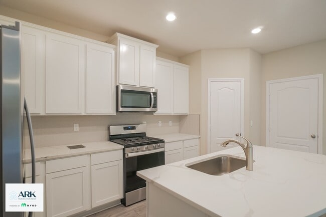 Building Photo - 353 Fellbrook Dr