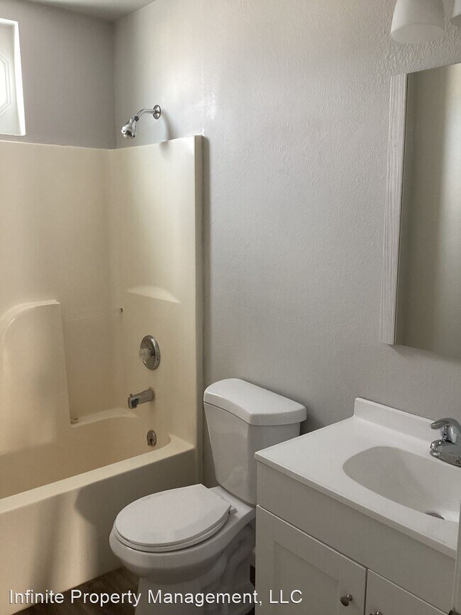 Foto del edificio - 3 br, 2 bath House - 108 11th Street, Unit A