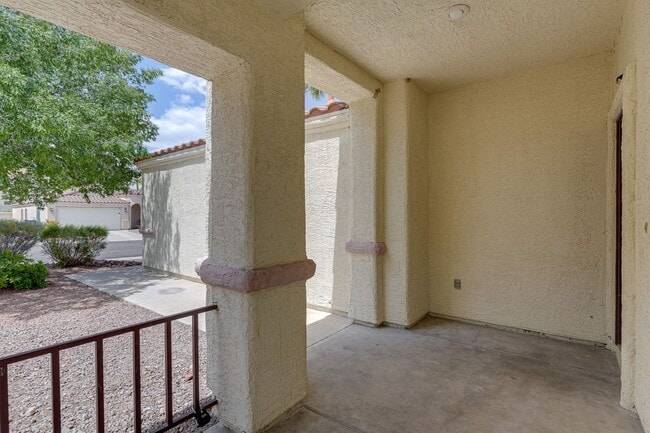 Building Photo - 3 BEDROOM SINGLE STORY HOME!