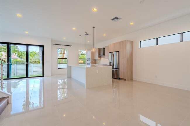 Foto del edificio - 1427 SW 23rd St
