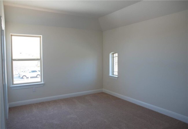 Building Photo - 15405 La Catania Dr