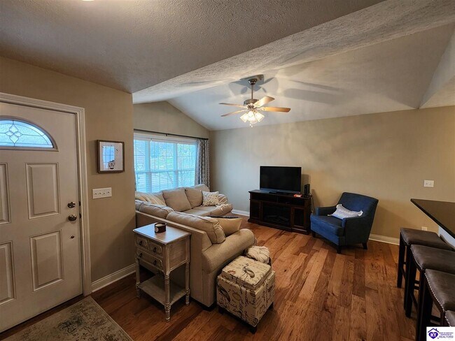 Foto del edificio - 902 Faulkirk Cir