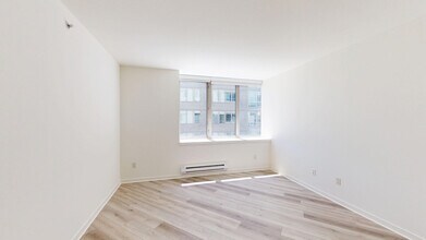 Interior Photo - 388 Beale