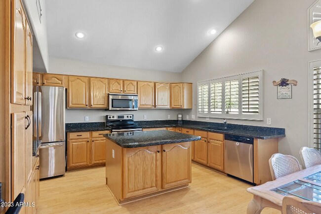 Building Photo - 7879 W Kerry Ln