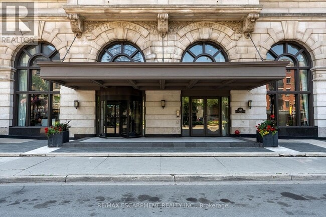 Photo du bâtiment - 118 King St E