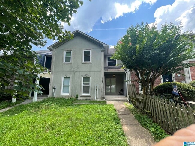 Building Photo - 1727 Ashwood Dr