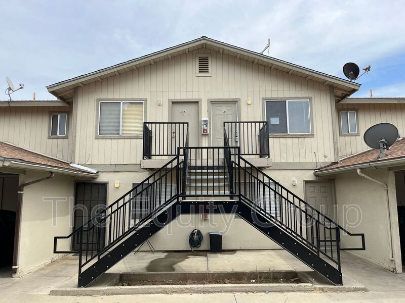 809 Monarch Cir Unit 3, Exeter, CA 93221 Condo for Rent in Exeter