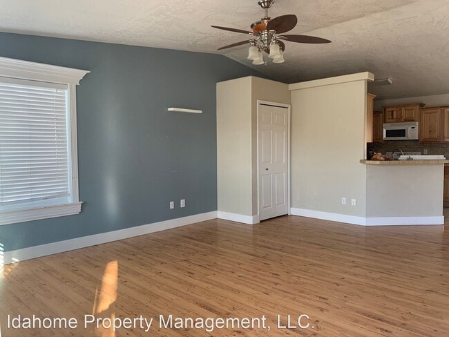 Building Photo - 3 br, 2 bath House - 738 N Celeste Ave