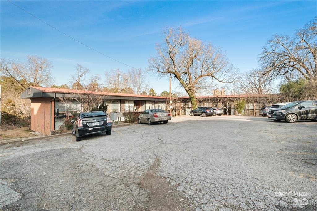Primary Photo - 12 S Hill Ave
