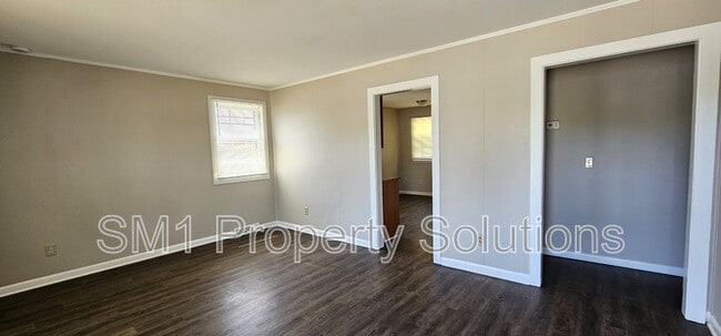Foto del edificio - 1529 Earl Dr