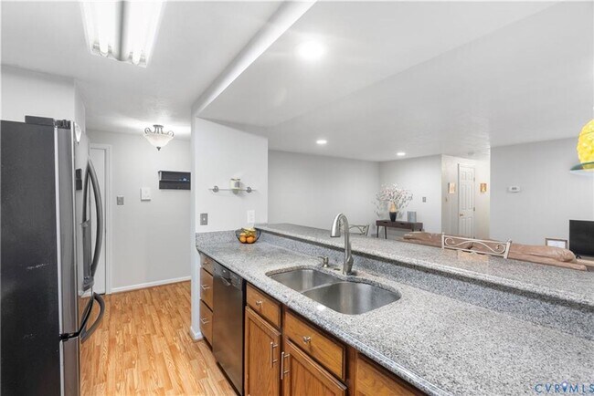 Building Photo - well-kept 2-bedroom, 2-bath condo