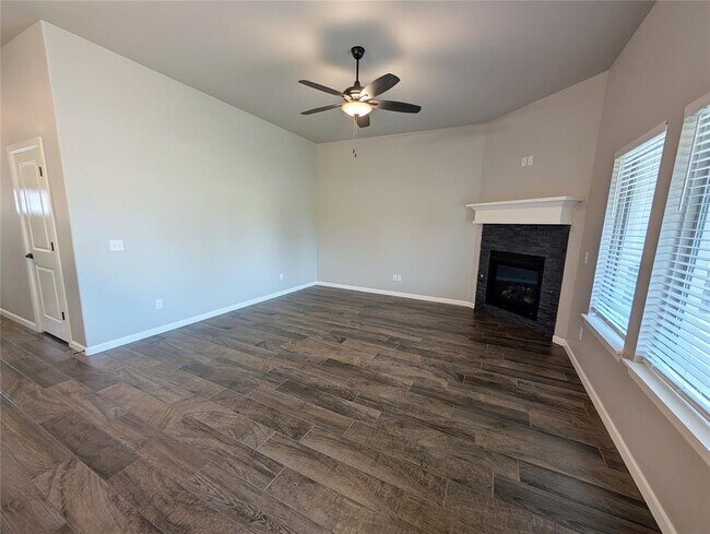 Building Photo - 5225 Lannister Ln