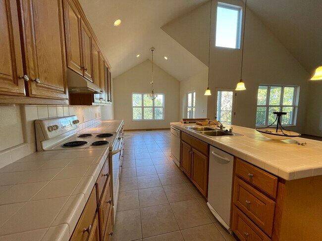 Foto del edificio - 5140 Panorama Road, Unit 2