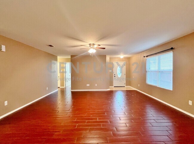 Foto del edificio - 9925 Amaryllis Ln
