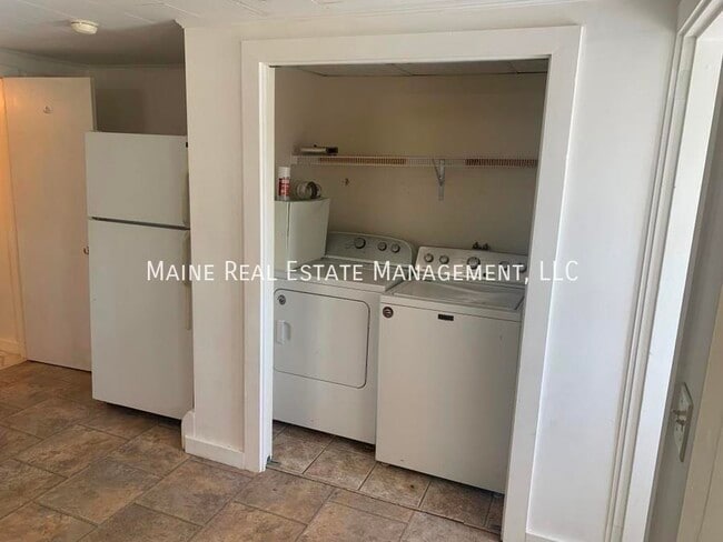 Building Photo - 2478 US-2
